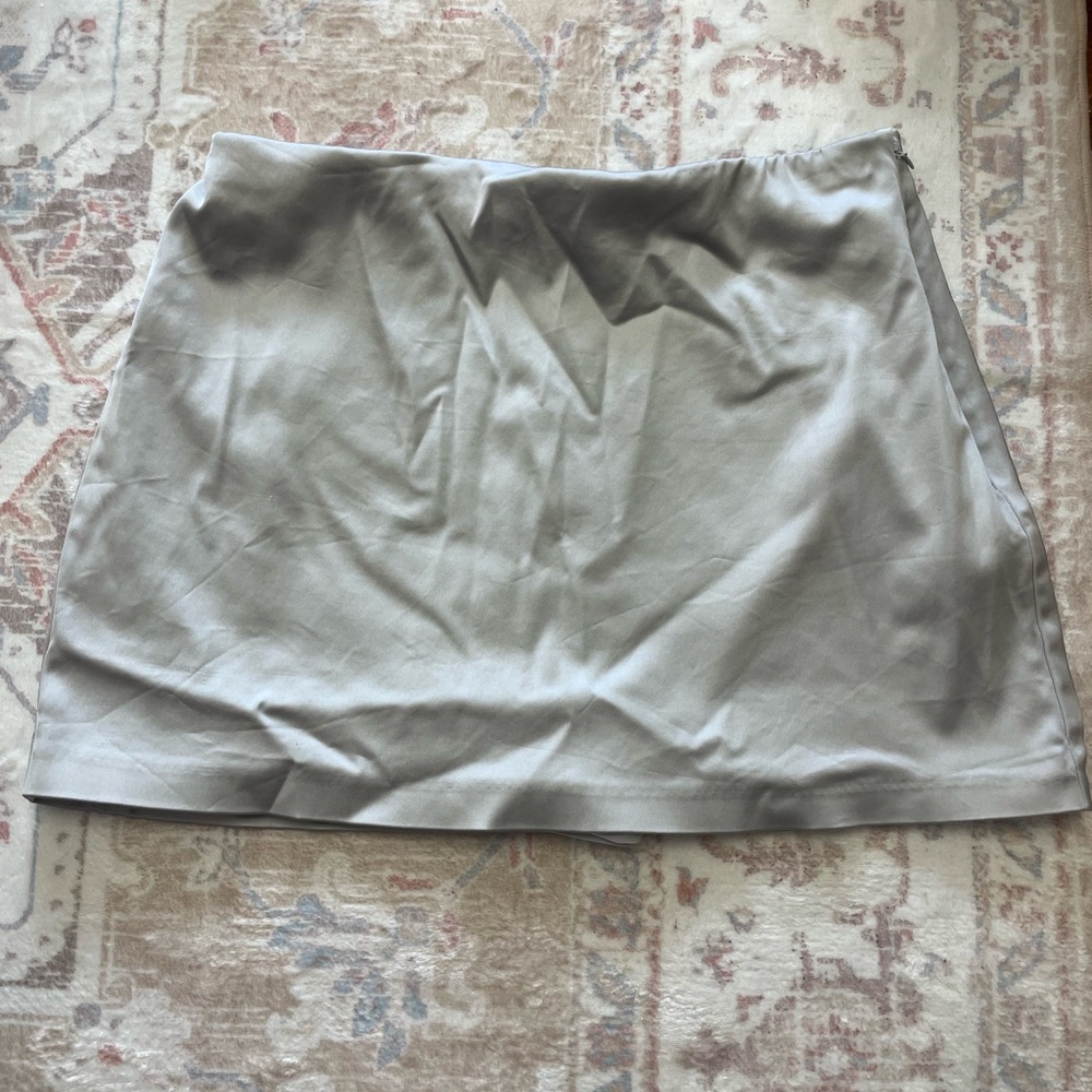 Abercrombie & Fitch Light Gray/Silver Skirt w/ Built in Shorts